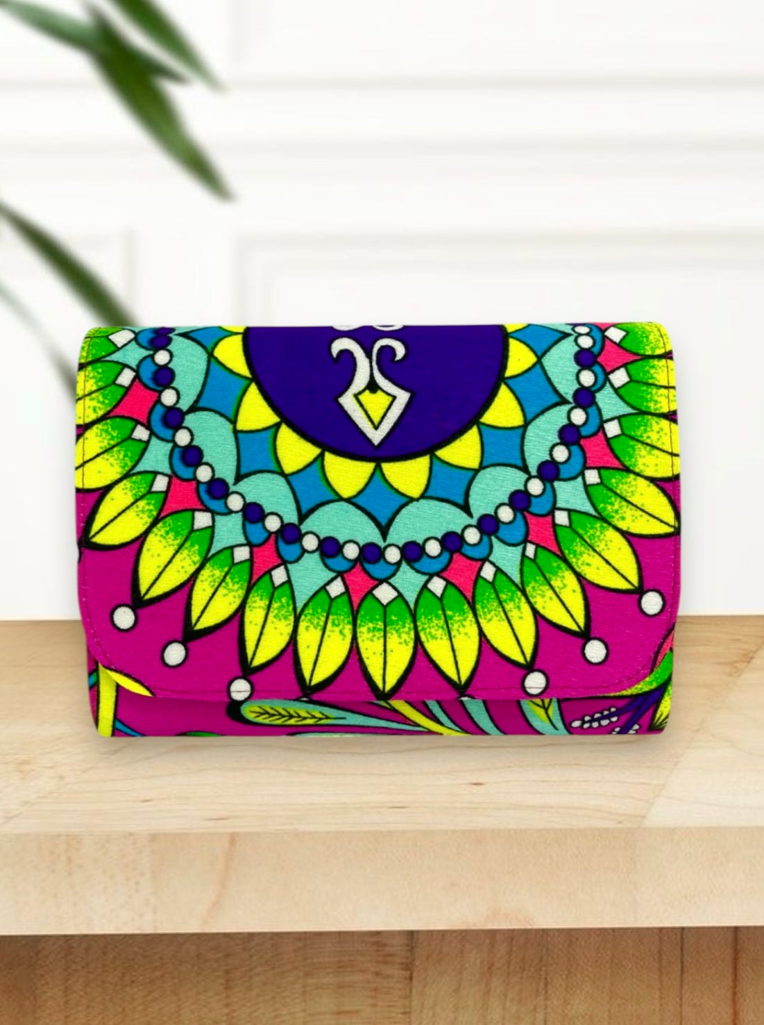 Paruma Clutch